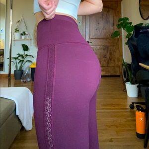 Like new cozy lace panel aerie leggings in maroon